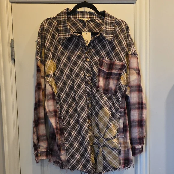 NWT Blue Velvet Plaid Button Down Shirt Size Medium - Cool Detailing! - Picture 7 of 16